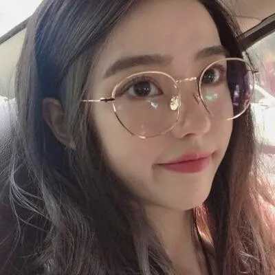 图片[9]-眼镜控女生头像-萌图百科
