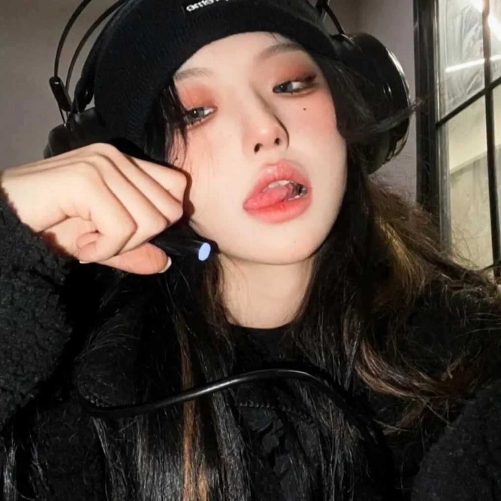 图片[11]-女生qq头像正脸-萌图百科