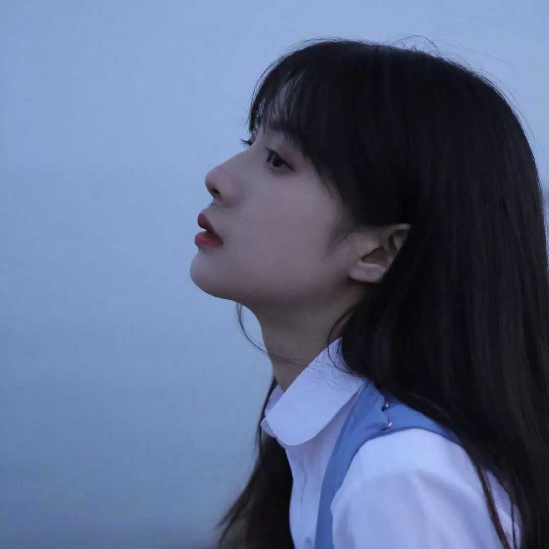 图片[6]-冷色调女生头像-萌图百科