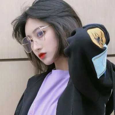 图片[8]-眼镜控女生头像-萌图百科