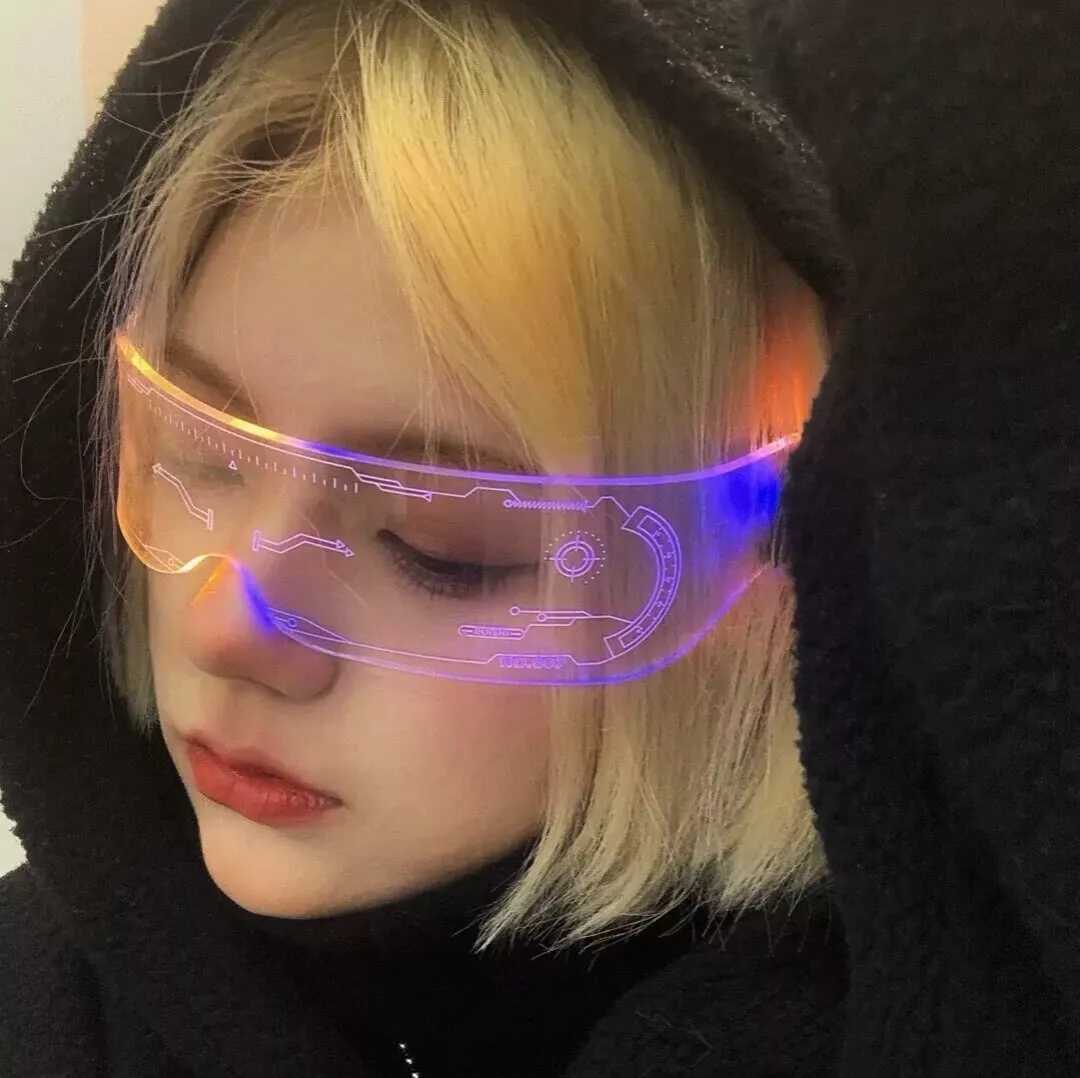 图片[6]-眼镜控女生头像-萌图百科