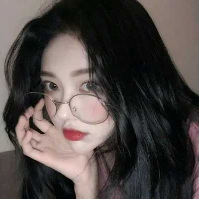 图片[5]-眼镜控女生头像-萌图百科
