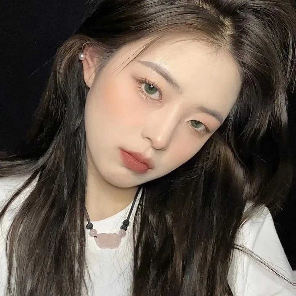 图片[8]-温柔干净且惊艳的头像女-萌图百科