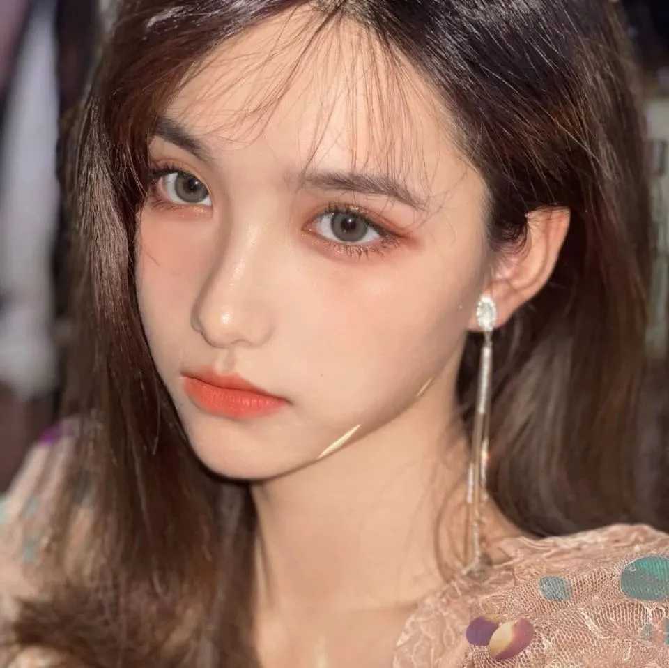 图片[10]-温柔干净且惊艳的头像女-萌图百科
