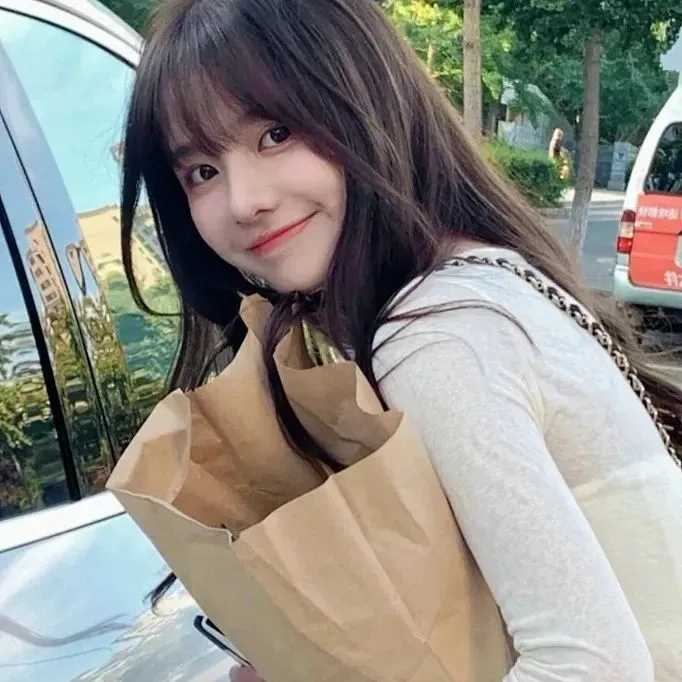 图片[12]-侧面头像女生唯美漂亮-萌图百科
