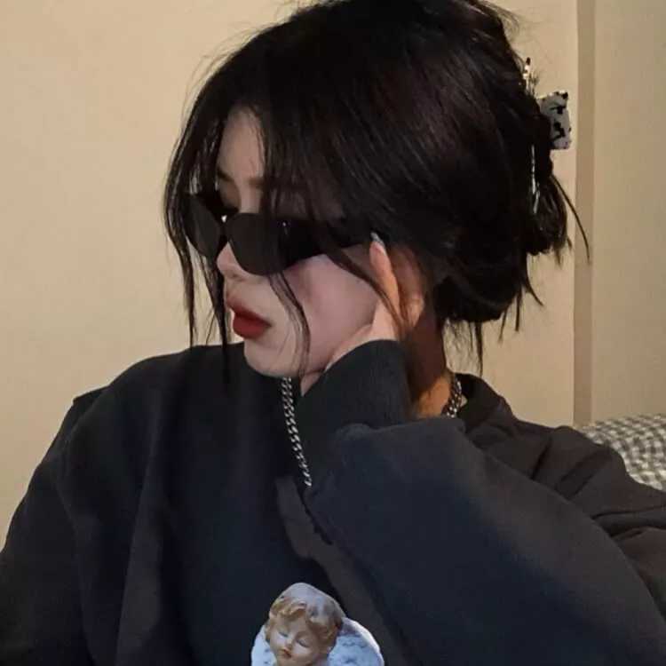 图片[3]-侧面头像女生唯美漂亮-萌图百科