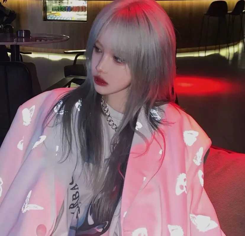 图片[8]-侧面头像女生唯美漂亮-萌图百科