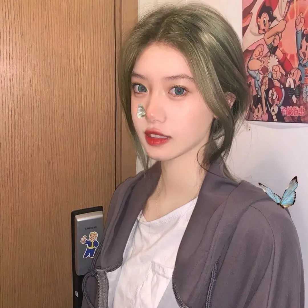 图片[2]-校园风格女生头像-萌图百科