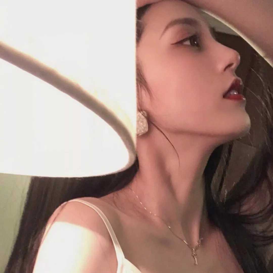 图片[3]-忧伤背影女生图片头像-萌图百科