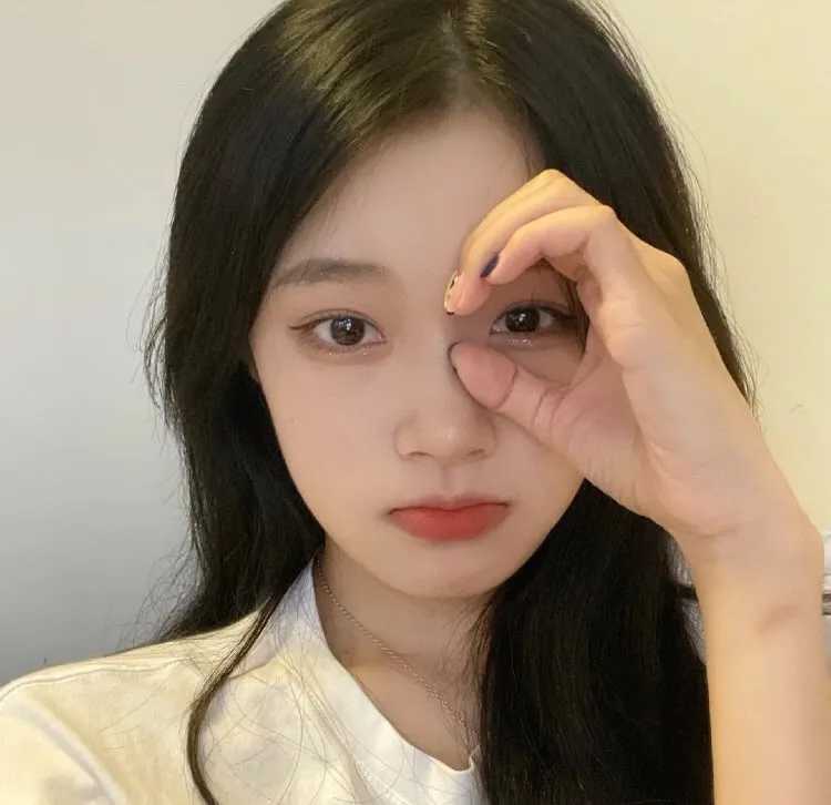 图片[8]-qq女生头像不带字伤感-萌图百科