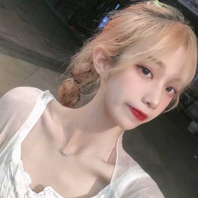 图片[12]-女生简单小清新头像-萌图百科