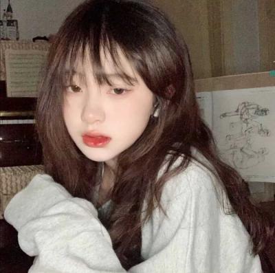 一眼就爱上的女孩子头像-萌图百科