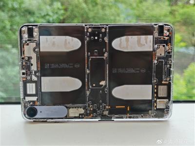 REDMI K Pad透明版现身：梦回小米8 网友建议量产-萌图百科