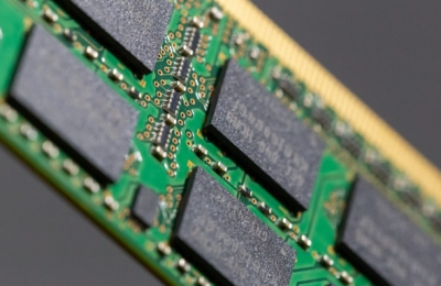 价格反超DDR5！三星、美光陆续停产DDR4遭追价抢货-萌图百科