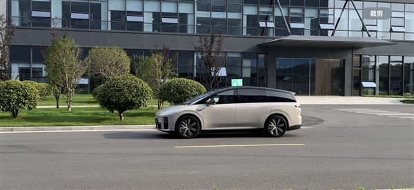 理想今年最重磅的新车！全新i8实车出街：你会考虑它吗