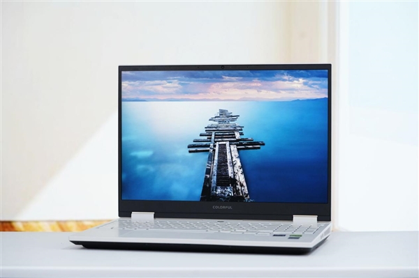 RTX 5080战神！七彩虹隐星G16 Pro笔记本图赏-萌图百科