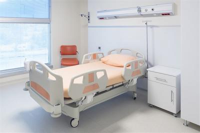 男生拍抽象视频被网友诊断为脊柱隐裂：神了-萌图百科