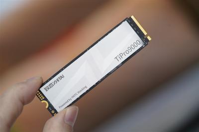长江存储致态TiPro9000 4TB SSD评测：容量更大速度更快 性能新巅峰-萌图百科