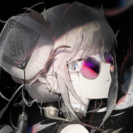 犀利眼神的女孩头像图片