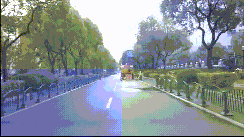 小鹏想要的 不止“留在牌桌上”