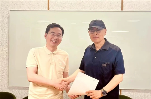 郑渊洁自降合约期内50%以上版税 直言尽享时代红利 出版社：两年千万级版税-萌图百科