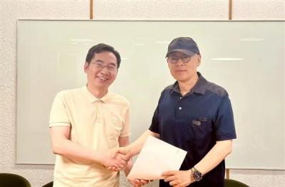郑渊洁自降合约期内50%以上版税 直言尽享时代红利 出版社：两年千万级版税-萌图百科