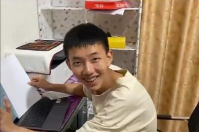 男孩中考查分863分数学满分：给父母来了个大惊喜-萌图百科