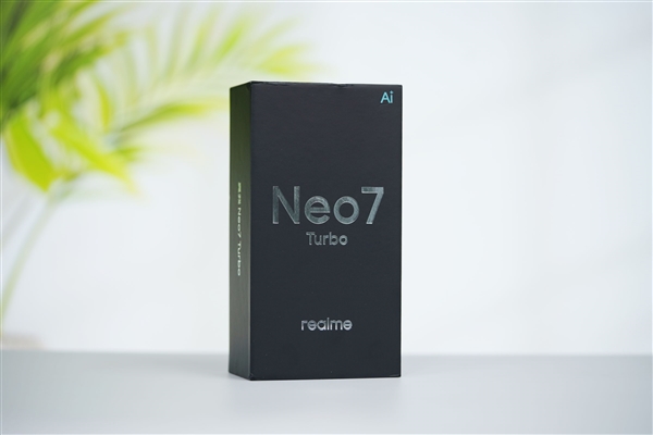 1699元透明手机！真我Neo7 Turbo图赏
