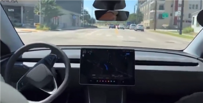 特斯拉Robotaxi上线第一天问题多：严重画龙、直接停在十字路口-萌图百科