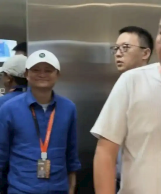 马云现身饿了么工区 吴泳铭陪同 或是参加淘宝闪购周会-萌图百科