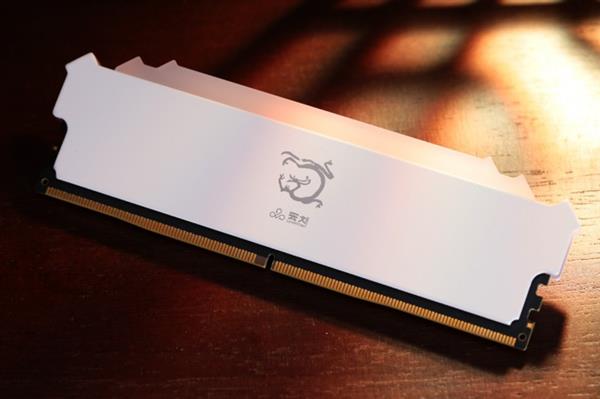 剪辑开挂神器  「煌」系列DDR5内存让你纵享丝滑-萌图百科