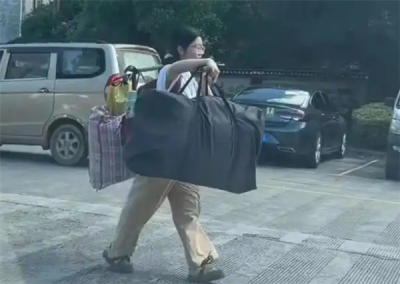 “288分女生”VS“扁担女孩”：一个走红带货 一个不想被打扰-萌图百科