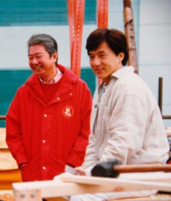成龙发长文追忆蔡澜：半个师父 他活出了潇洒快乐的一生-萌图百科
