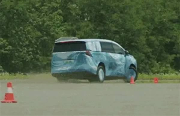 品牌新旗舰！全新别克世家伪装实车官宣：定位中大型MPV