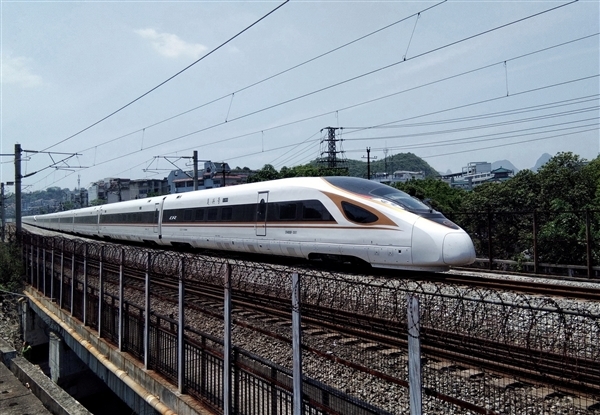 12306回应“充电宝上高铁”要求：不查3C标识或品牌 只要不超过100Wh-萌图百科