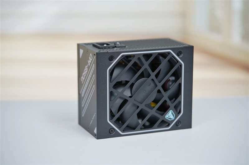 鑫谷数智金牌DM-850G电源评测：双MCU芯片加量不加价！12V输出平稳极限负载超1000W-萌图百科