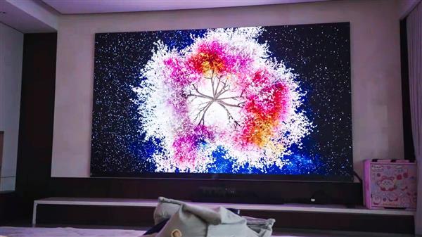 震撼开箱！全国首台163吋海信UX Micro LED无界巨幕落户深圳湾-萌图百科