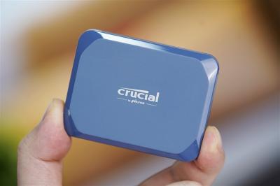 英睿达X10 移动SSD评测：2000MB/s读写！轻薄小巧最大可选8TB容量-萌图百科