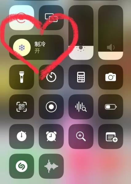 网友提议iPhone新建一个“制冷模式” 苹果客服回应：太幽默了-萌图百科