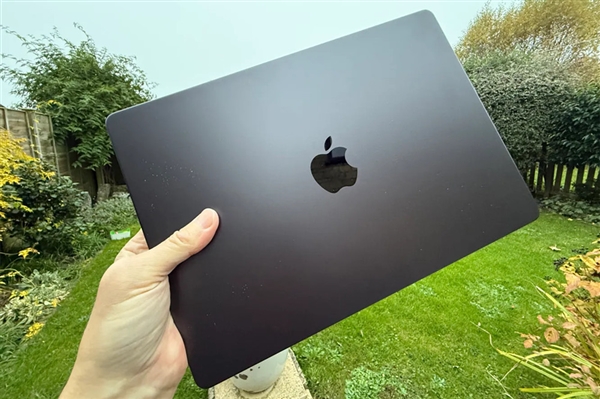 苹果最终还是要放弃Mini LED！MacBook将迈入OLED时代-萌图百科