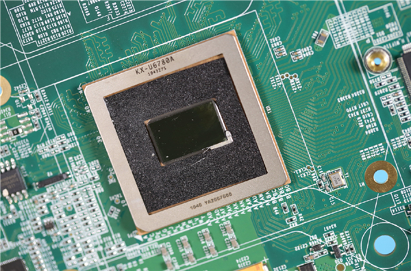 CPU-Z 2.16发布：支持国产兆芯处理器-萌图百科