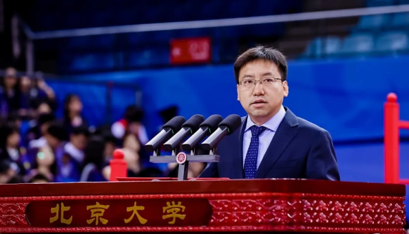 长江存储首席科学家：我国三维闪存芯片技术实现从落后到赶超-萌图百科
