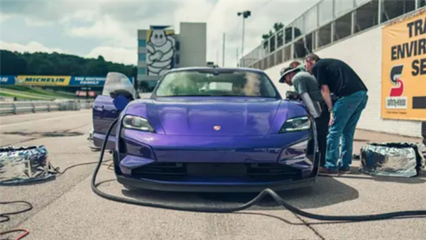保时捷总经理：Taycan是全世界最好的电动汽车