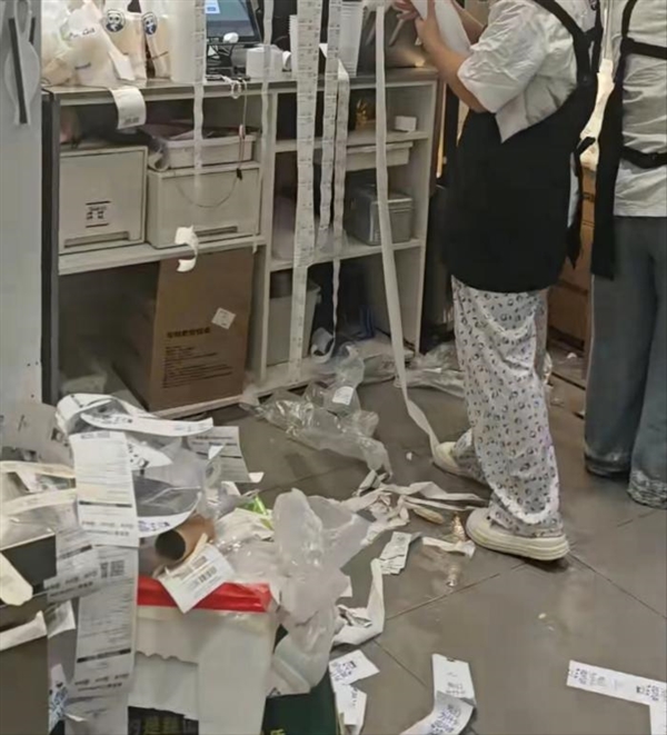 大爆单！外卖大战补贴升级 骑手1天赚了1700元-萌图百科