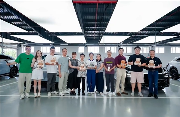 何小鹏：小鹏G7首批车主中60%选择顶配Ultra版