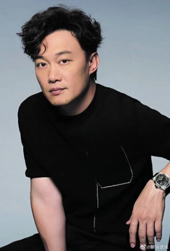 陈奕迅女儿拒与爸爸签同公司原因：不想待在他的保护伞下