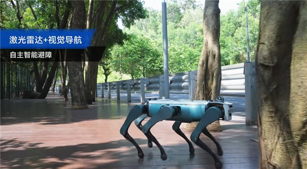 越疆正式发布六足仿生机器狗：拉力达5倍体重、上下陡坡不减速