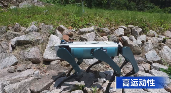 越疆正式发布六足仿生机器狗：拉力达5倍体重、上下陡坡不减速