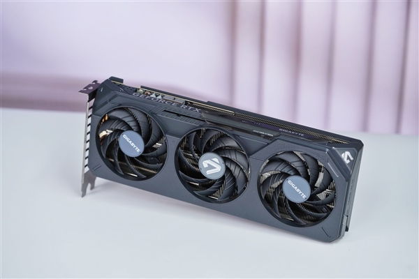 风之力散热！技嘉RTX 5050 GAMING OC显卡图赏