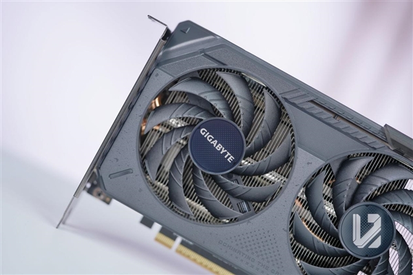 风之力散热！技嘉RTX 5050 GAMING OC显卡图赏